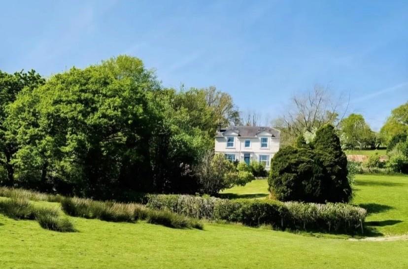 Y Wern, Llansadwrn, Llanwrda, SA19 8HY